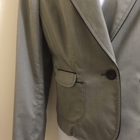 NWT! Ann Taylor LOFT Stretch Blazer - 8P - Picture 4 of 8